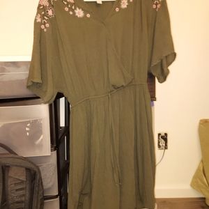 Casual v neck dress